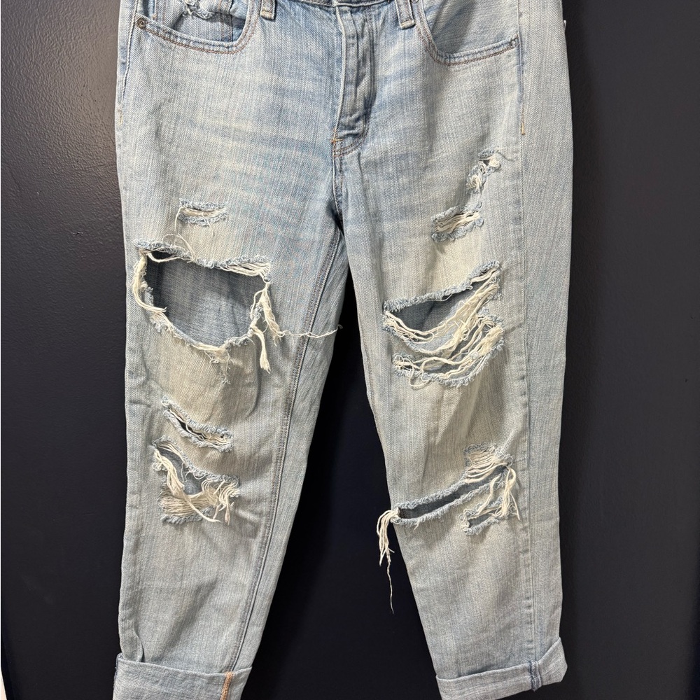American Eagle Distressed Jeans Women’s Size 2 Light Wash Ripped Raw Hem Cuffed